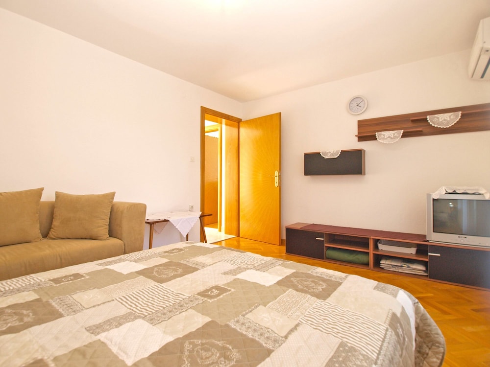 Apartment 1638