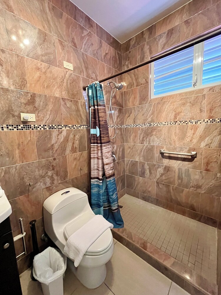 Ocean View House Quebradillas & Rooftop