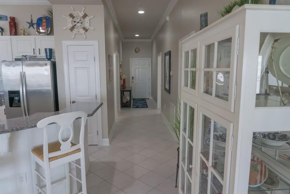 Pavilion Palms 204c
