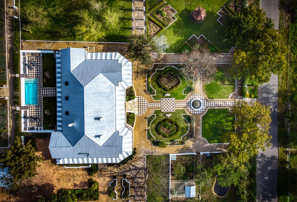 Merindol Manor