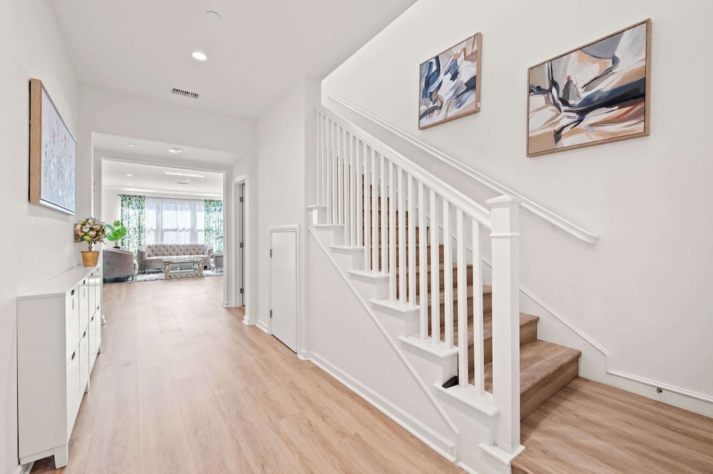 Stylish 3BR Irvine Oasis Family Friendly w Garage