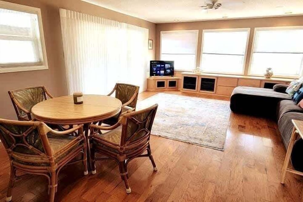 Madre Azul Bay House 3 Bedroom Home