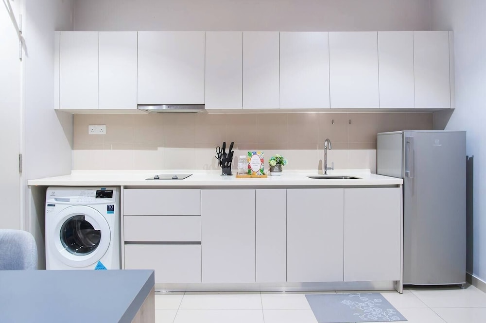 ICity Luxury Condo by Smarthome