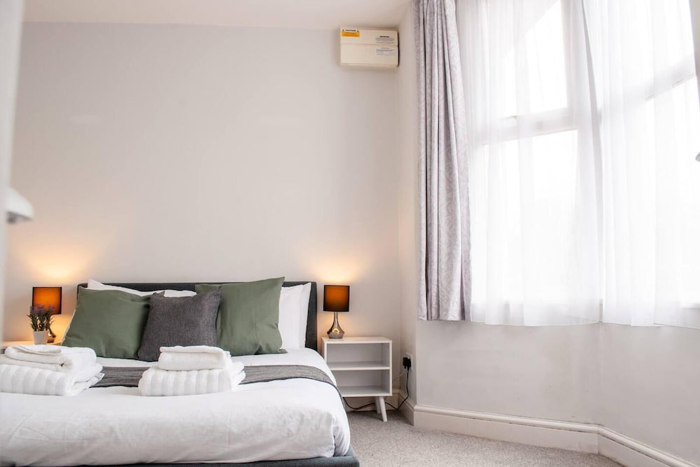 Bedford Road Garden Apartment view 4