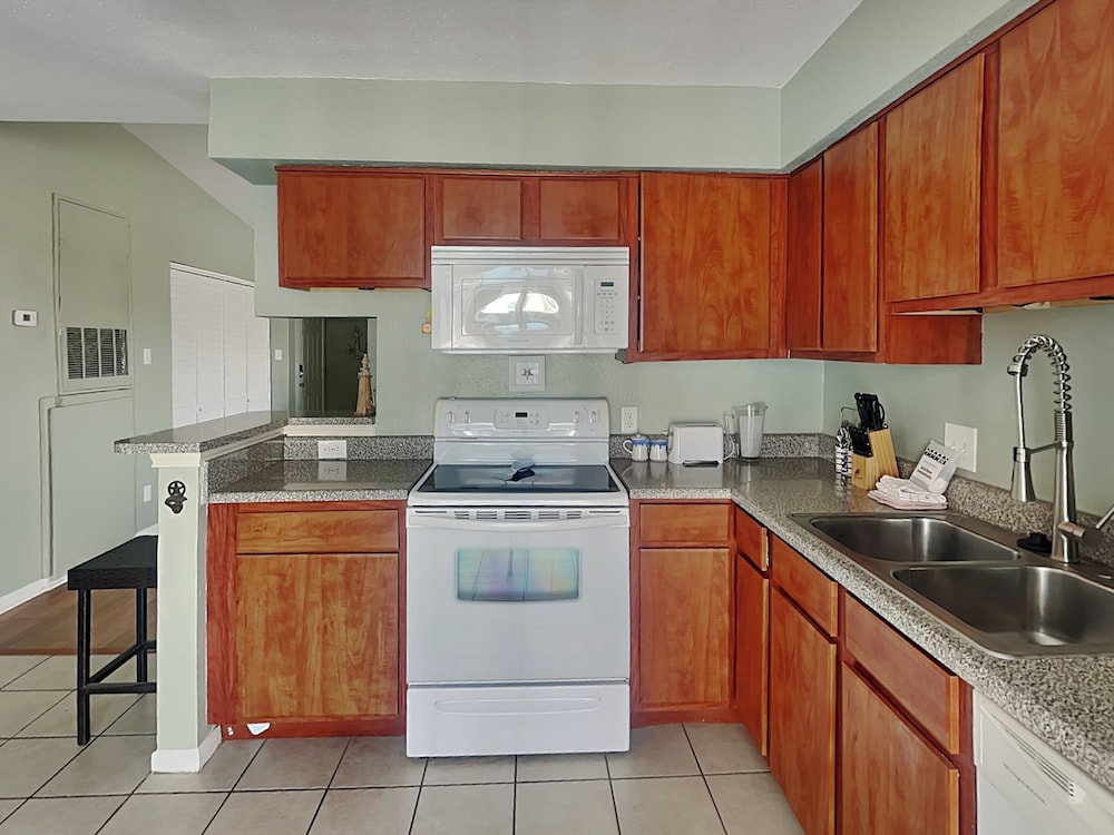 Sea Turtle by Ryson Vacation Rentals