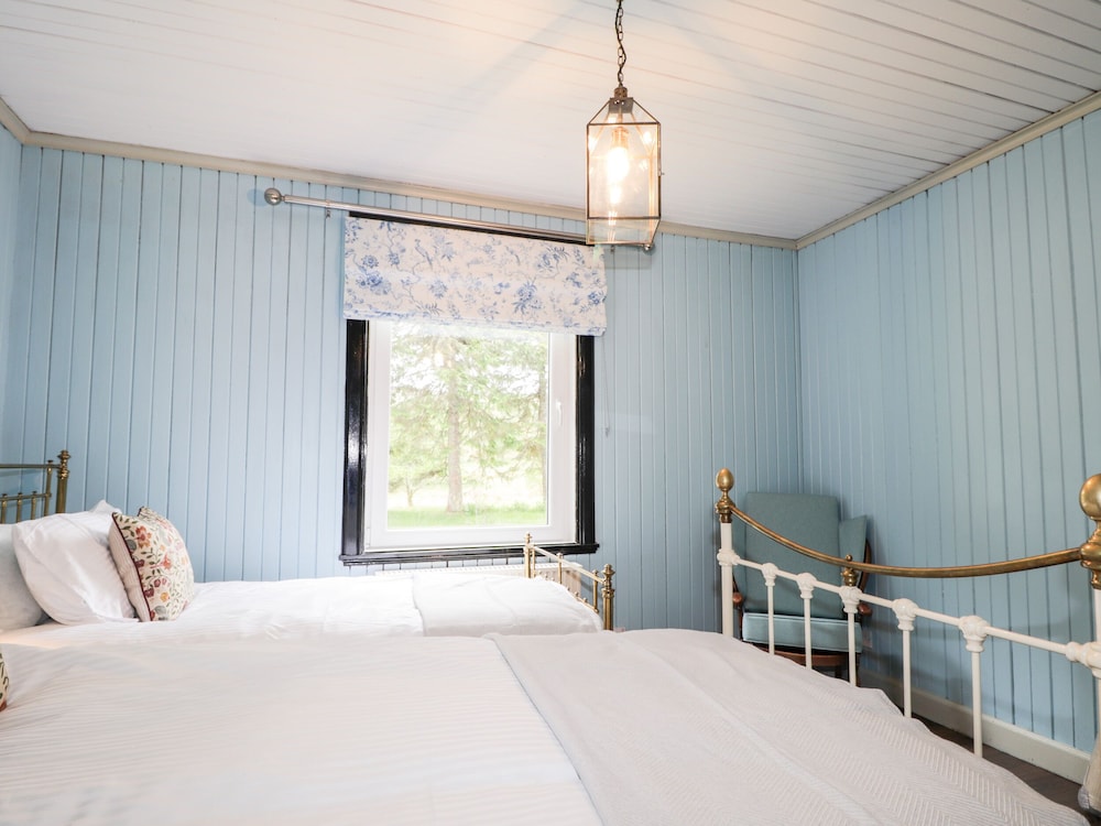 Challenger Bothy