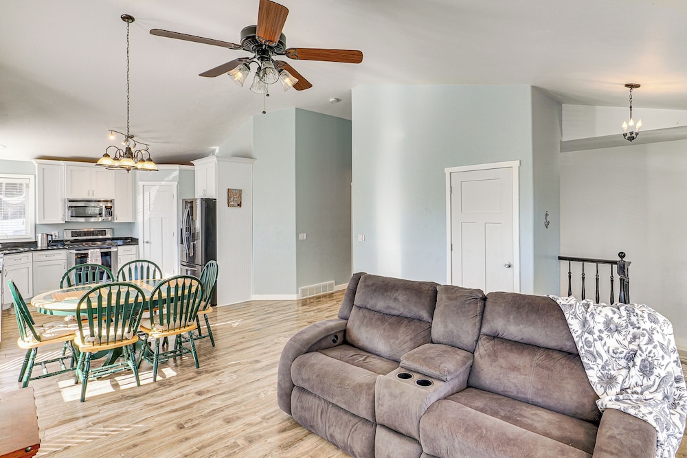 Family Home w/ Fenced Yard Between Provo & Slc!