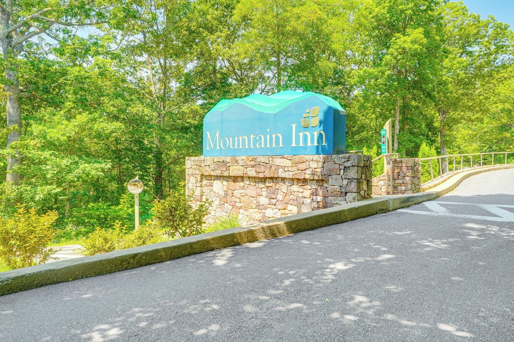 Hike, Bike & Explore: Wintergreen Resort Condo view 3