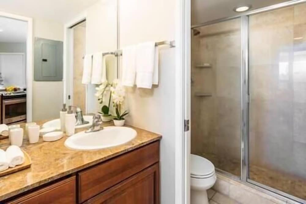 Signature Residences at Maui Banyan
