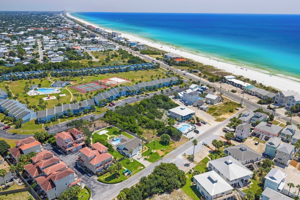 Southfields Retreat 4BR Getaway Near Laguna Beach, Carillon & Pier Park