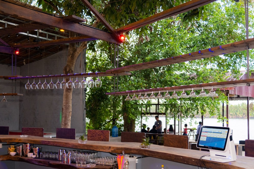 River Nest Hostel