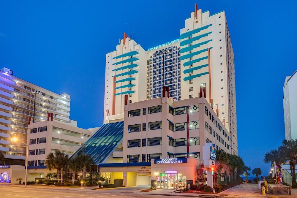 GRAND ATLANTIC RESORT 601 - 3 Bedroom Condo by RedAwning