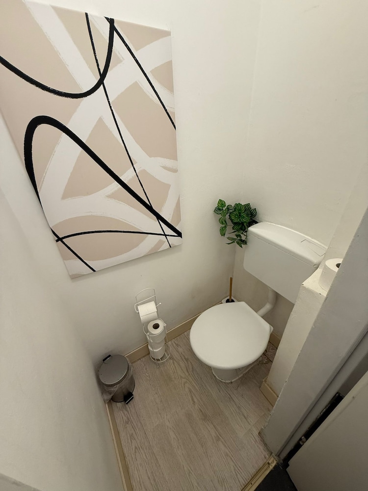 Central Vienna 3BR Apartment Comfort