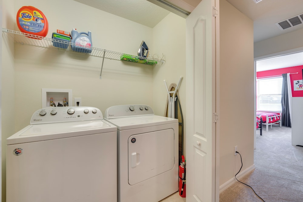 13 Mi to Wdw: Family Home w/ Private Pool & Perks!