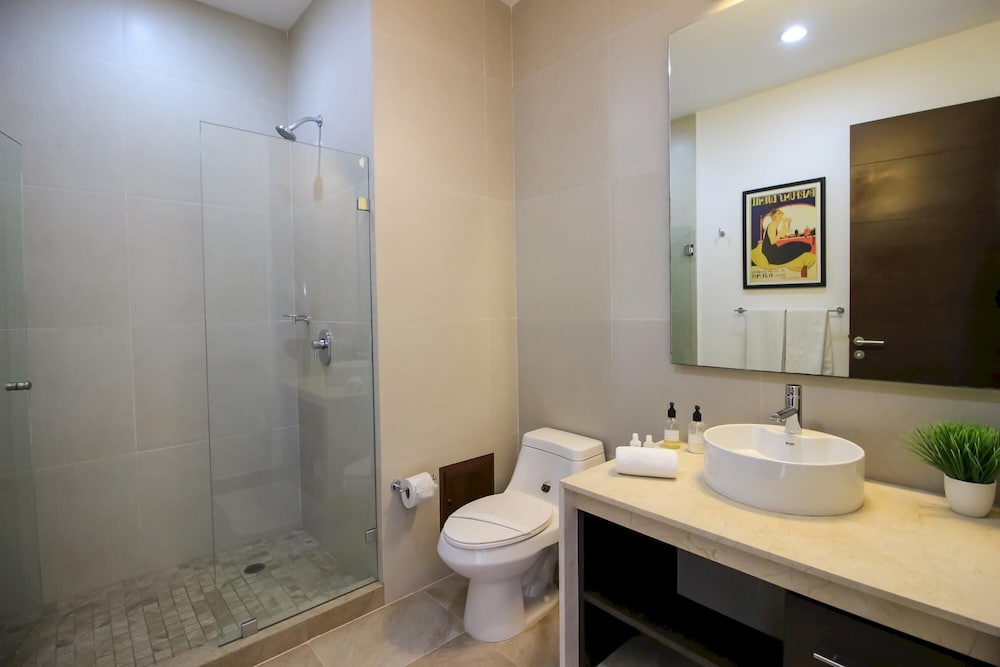 2-story Penthouse w Hot Tub Panoramic Jungle Views Charming Balcony in Bahia Principe