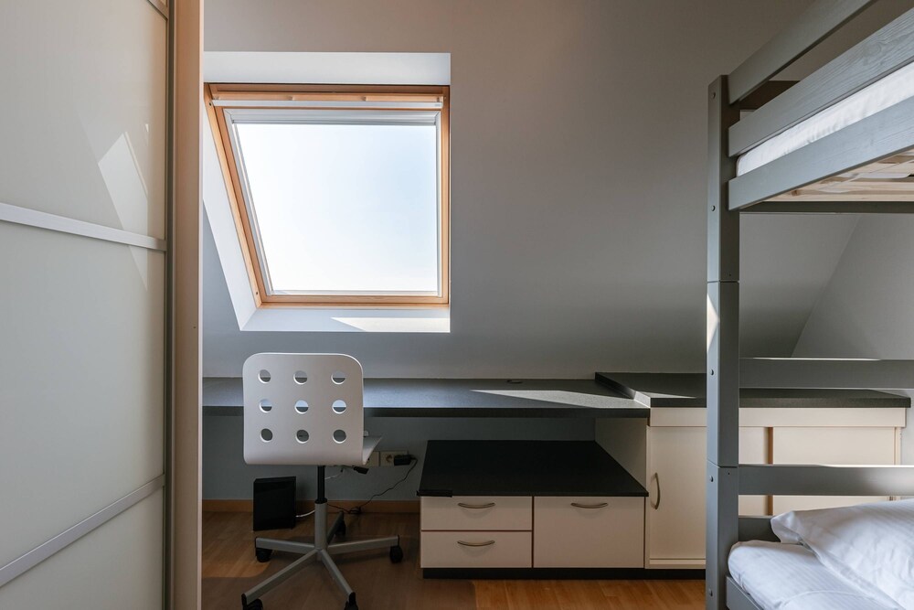Huswell - Comfortable Apartment With Scenic Views