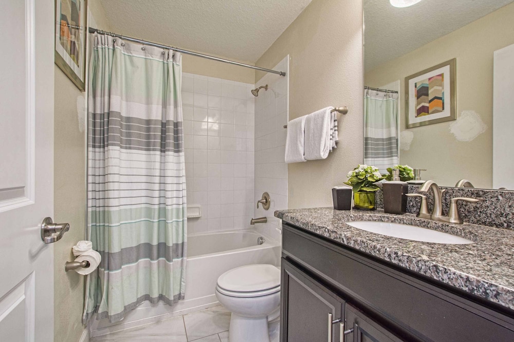 Beautiful Home With Private Pool in Champions Gate