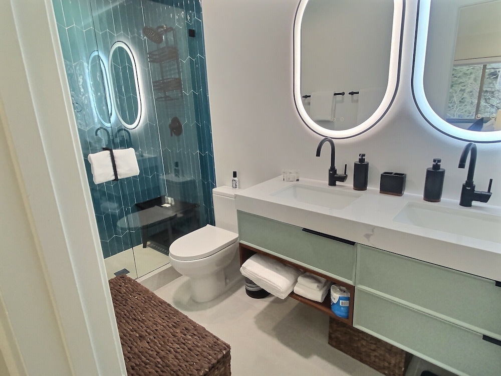 Modern Majesty At Monitor #5 2 Bedroom Townhouse
