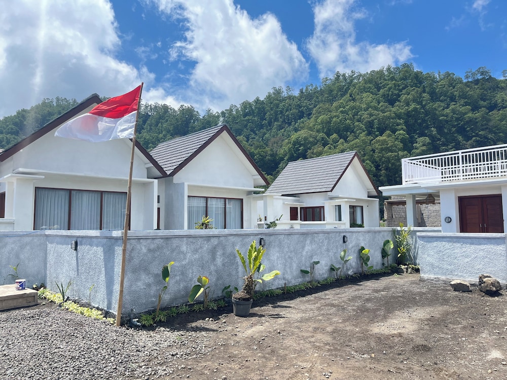 Green Caldera Estate