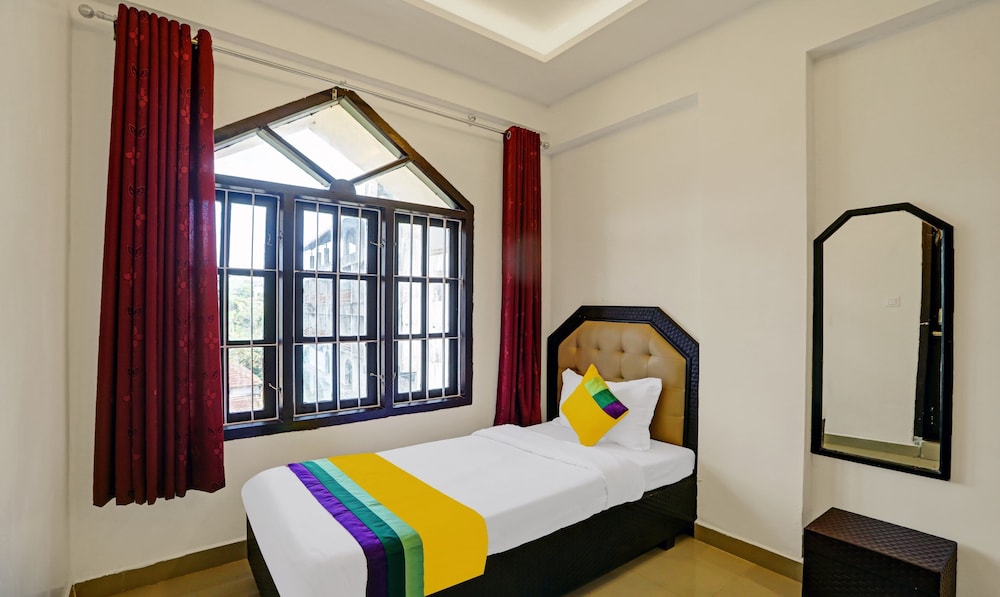 Madikeri Vacations - Itsy Hotels Regalia Grand, 500 Mtrs From Madikeri Fort - Property Image 4