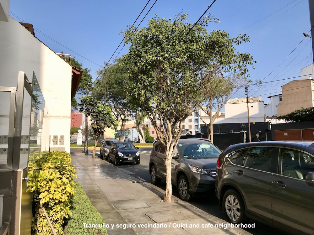 ALU Apartments - Miraflores Boardwalk