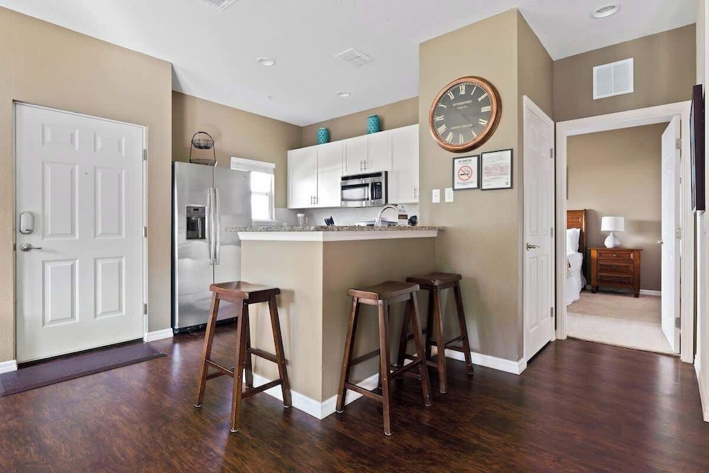 Welcoming 4 BR Sleeps 10 Guests