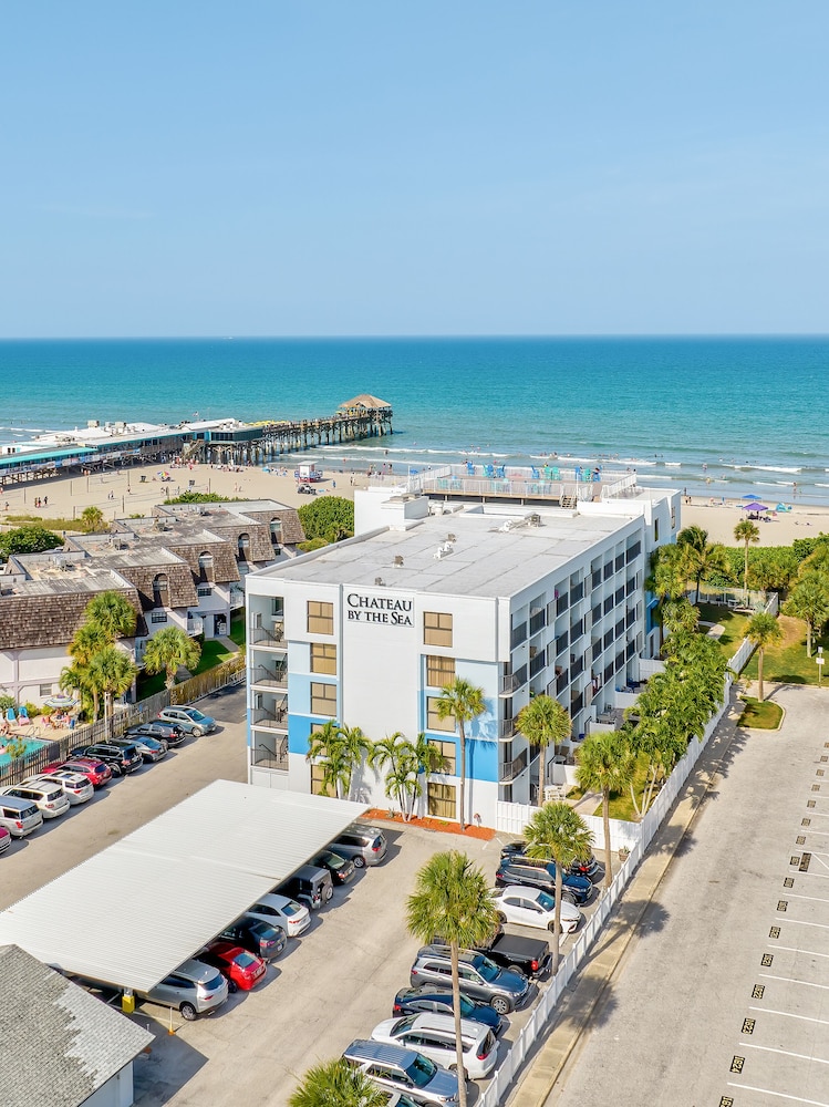 Chateau by the Sea - Happy Palm Stays