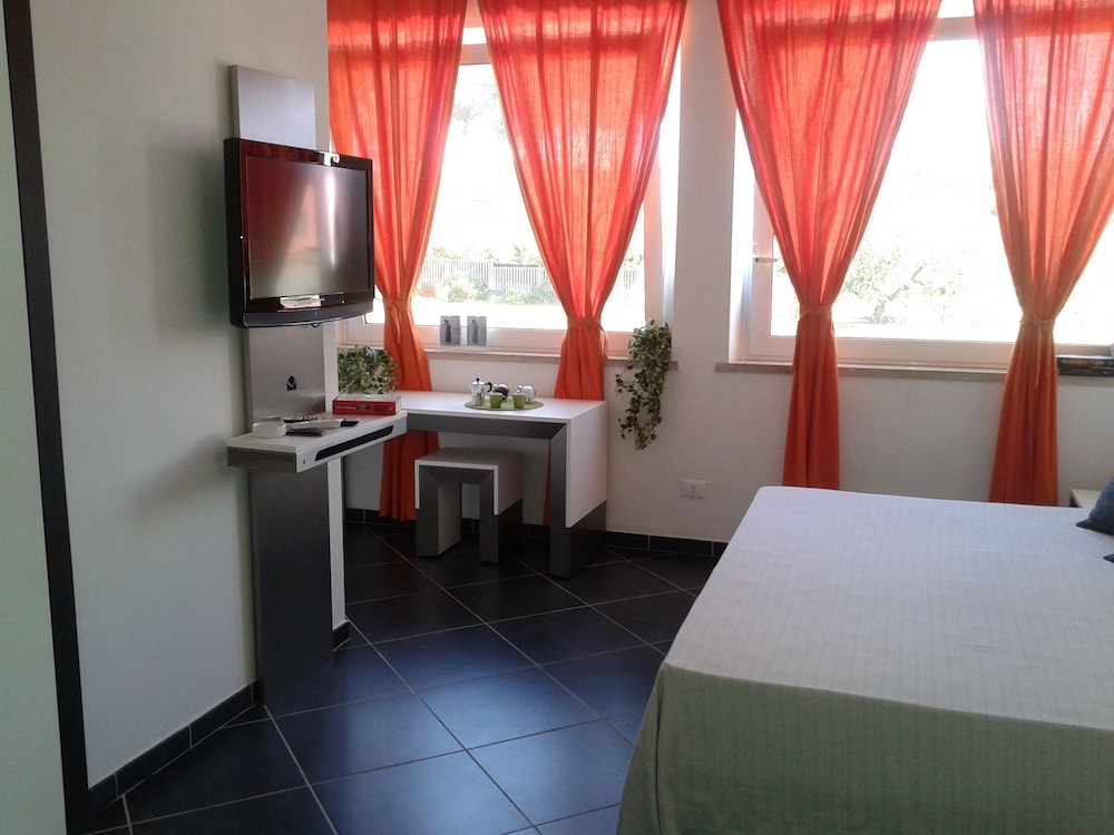 Photo 10