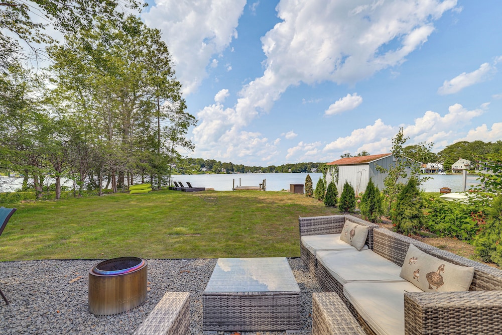 Fish & Ski: Lakefront Retreat By Mt Southington