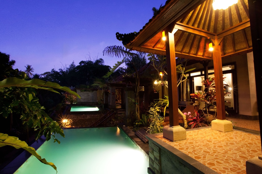 Segening Villa