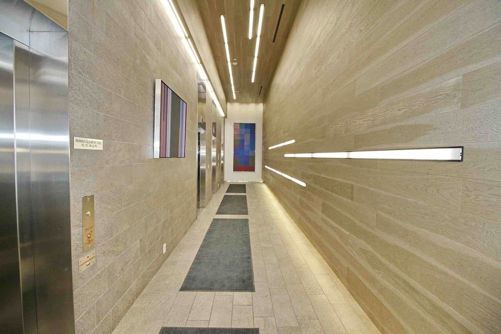 Executive Suite Entertainment District-1