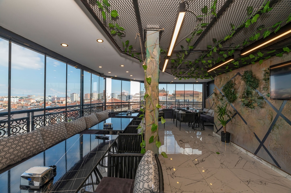 White Corner Otel - Image 33