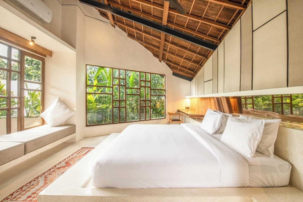 Stylish 2-br Villa With Pool, 800m Canggu Beach