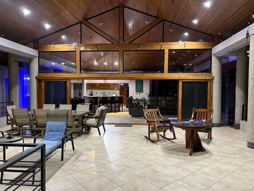 Luxurious Rainforest Retreat in Drake Bay, Osa, Costa Rica