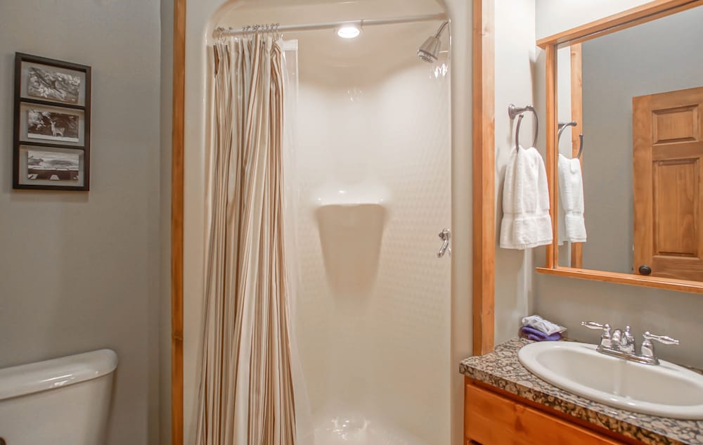 Shays Landing #6: 4 Bedrooms, 4.5 Bath: Pvt Hot Tub, Slope Side