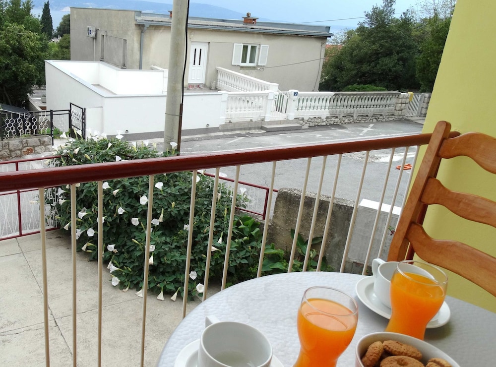 Novi Vinodolski Seafront Apartments With Balcony
