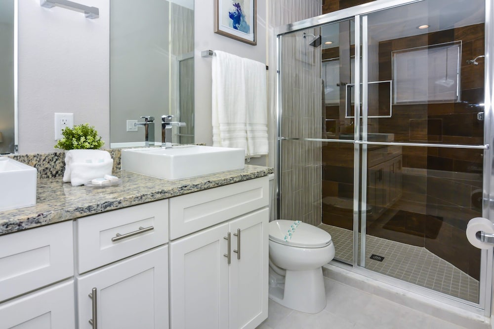 Summerville Vacation Homes by Columbia Management