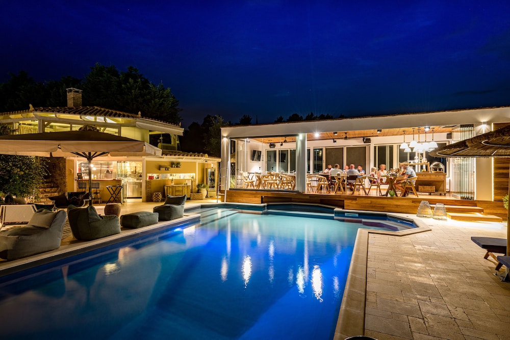 Anthemion Suites & Villas