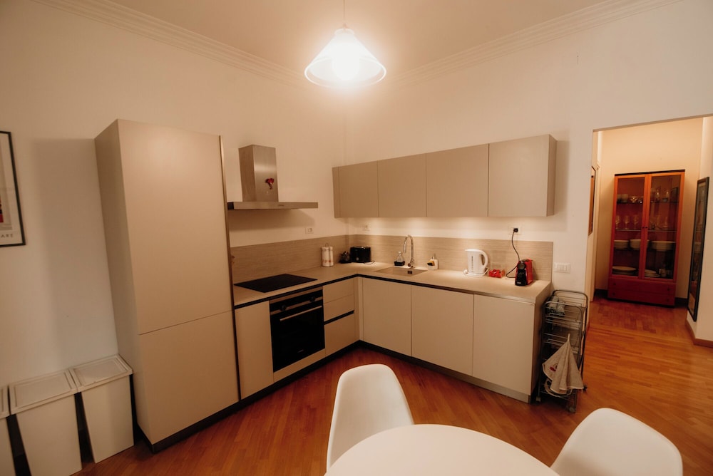 Green Hill Apartment