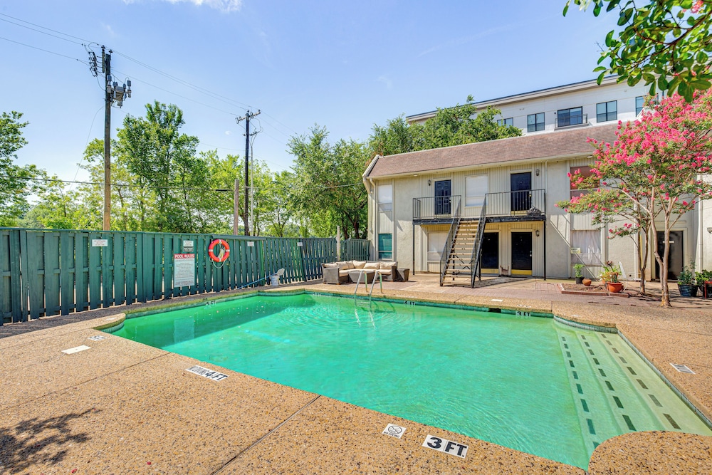 Dallas Condo in Walkable Knox Street District!