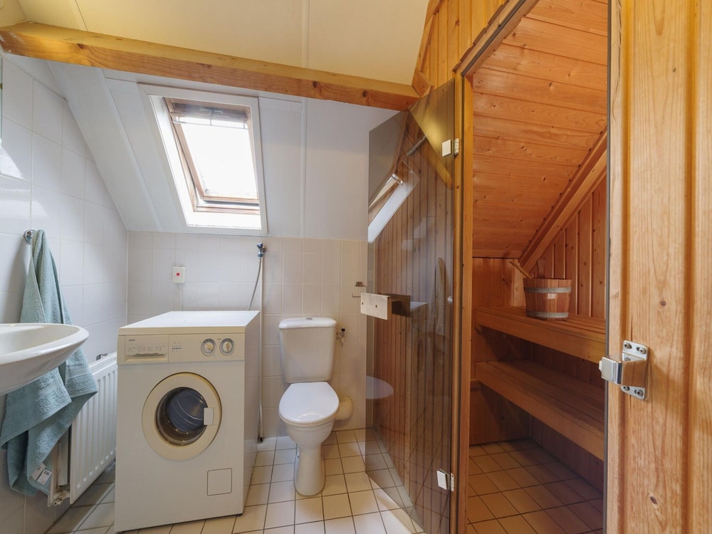 Oyster Coast: Sauna and Family Charm