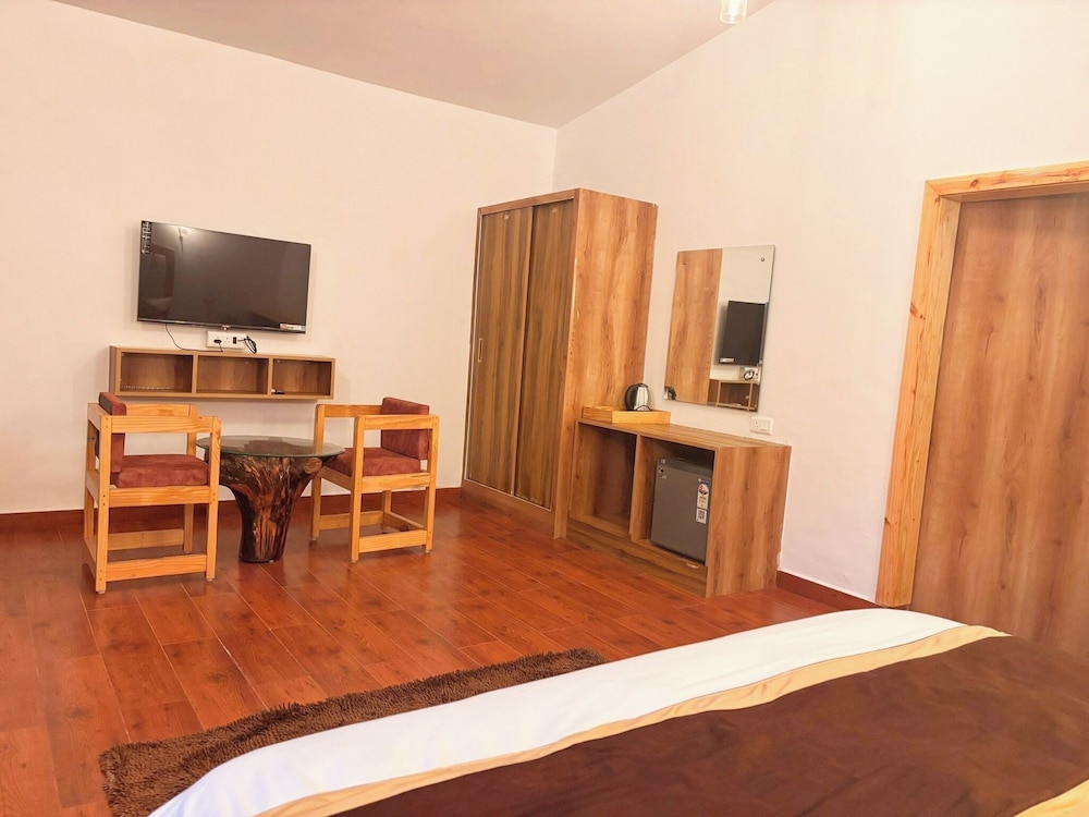 Corbett Wildernest Resort