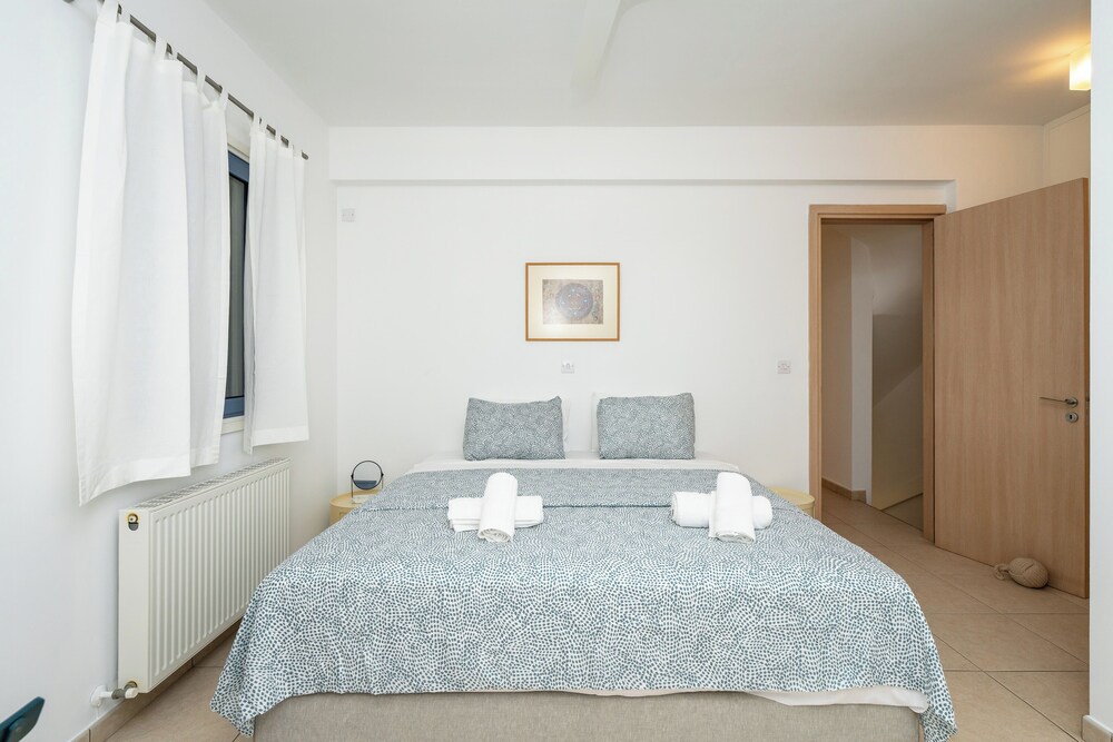 Luxury Villa Niki Steps To Vrysudi Beach