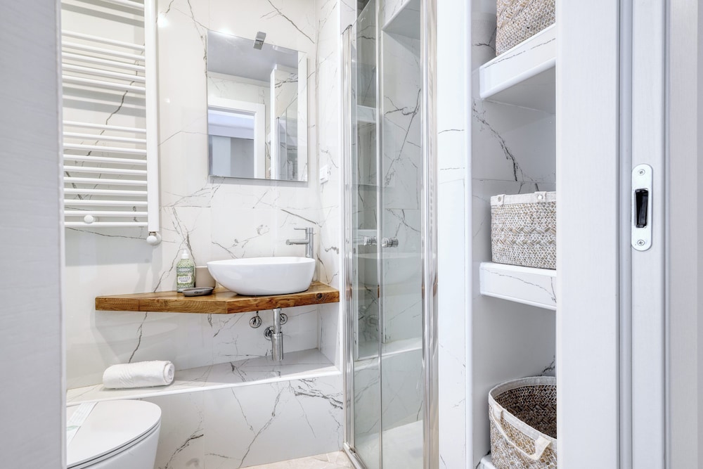 JOIVY Modern City Centre Flat