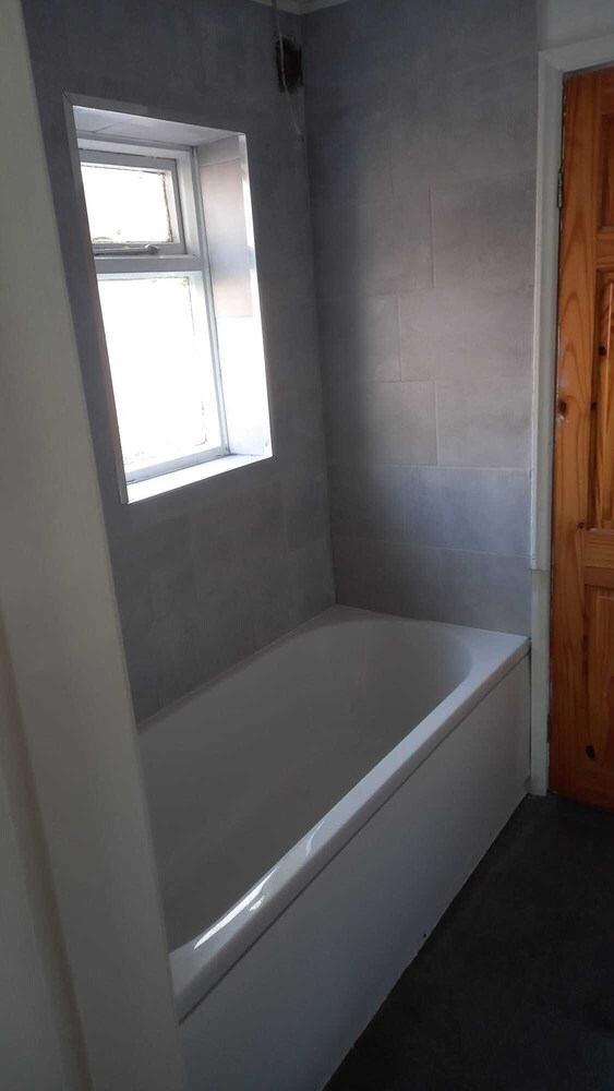 Lovely and Bright 2 bed House view 5