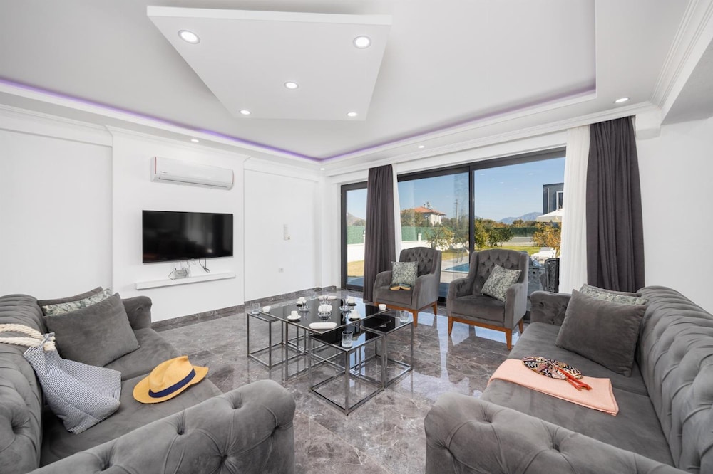Villa Grand Yasar 4 With 4 Bedrooms and 4 Bathrooms