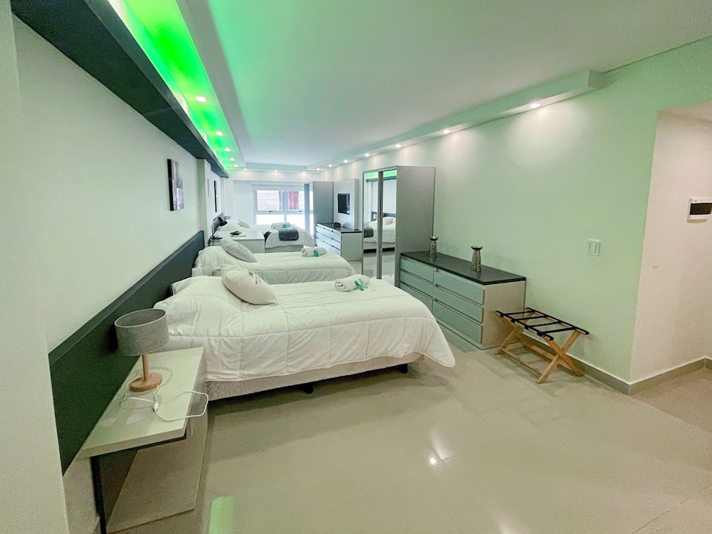Ayres Suites Moreno