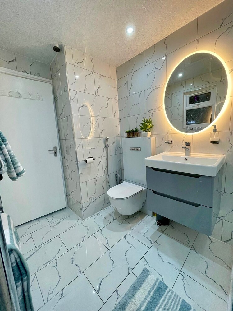 Charming 3 Bedroom House in Dagenham London