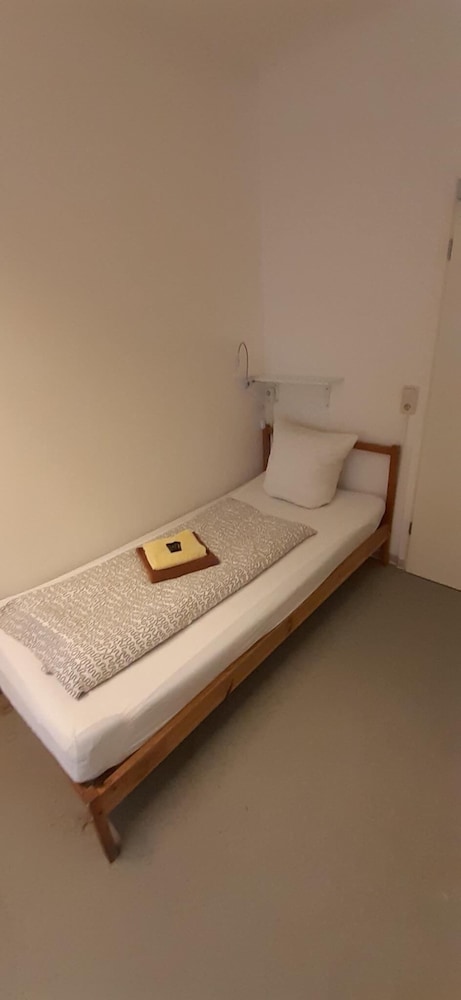 2-Rent Group Hostel Zimmer&Apartments GKP2