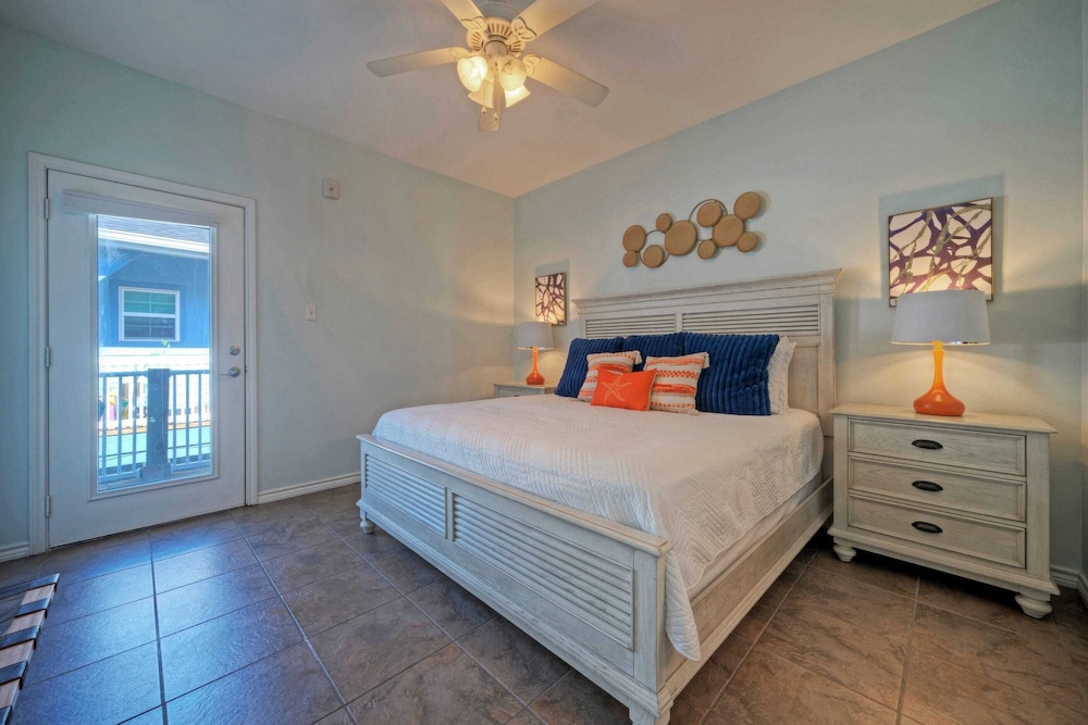 4 Costa Bahia Condos